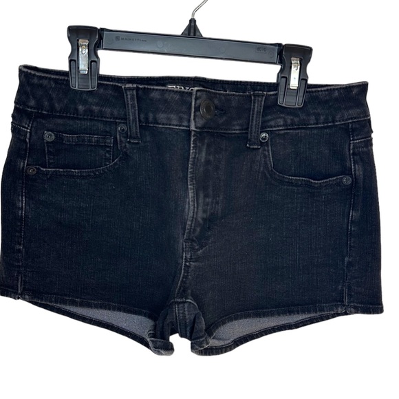American Eagle Outfitters  hi rise shortie in black/ size 4 like new - Picture 2 of 8